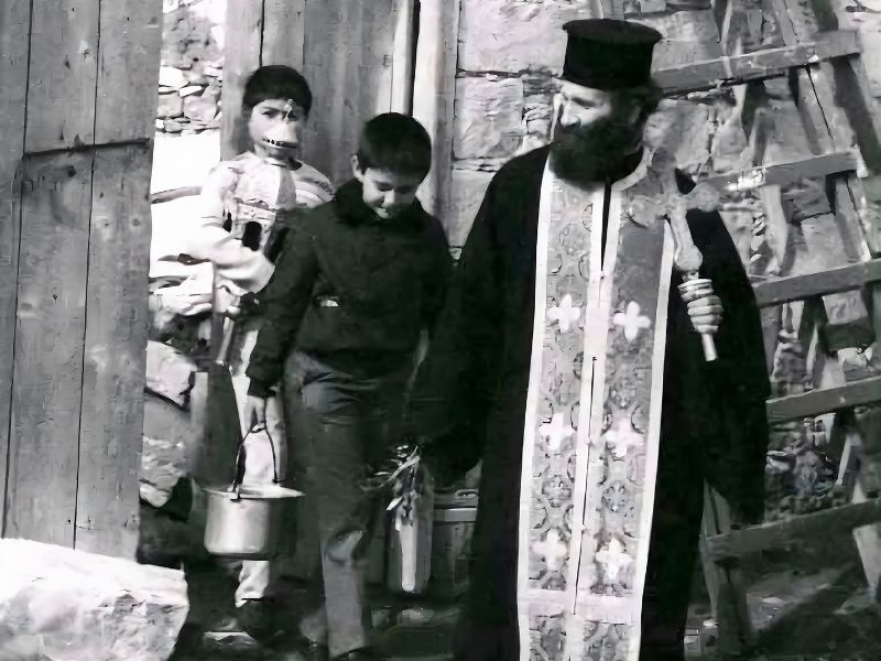 Η παράδοση του Αγιασμού των σπιτιών στα&nbsp;Θεοφάνεια