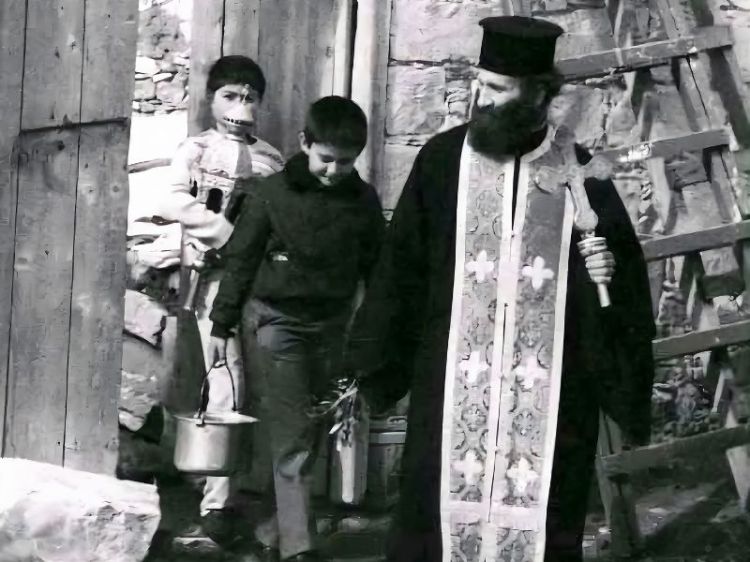 Η παράδοση του Αγιασμού των σπιτιών στα&nbsp;Θεοφάνεια